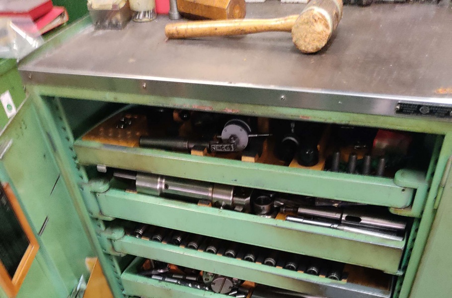Sip Tooling SIP Jig Borer, in very good working condition, with lots of tooling ...
